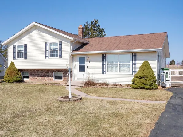 13 Hurry Rd, Charlottetown, PE C1E 3C5