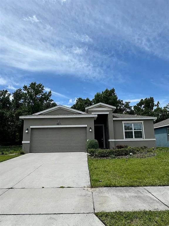 3 bed, 2.0 bath, 2115 sqft, $2,200 — Photo 1