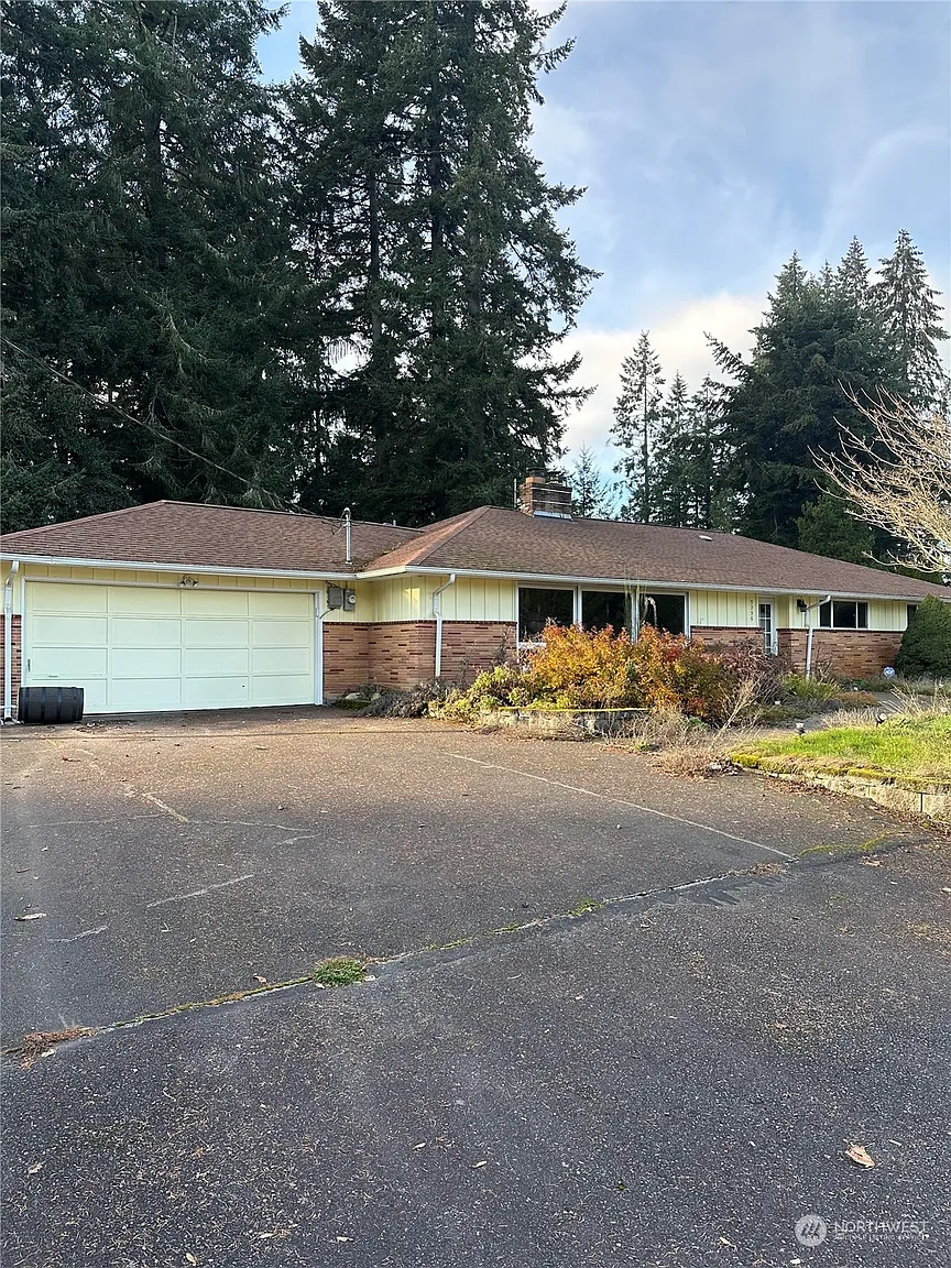 3235 Lilly Road NE photo 1