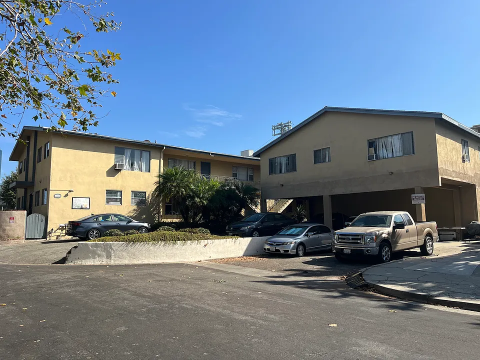2420 Butler Ave #6