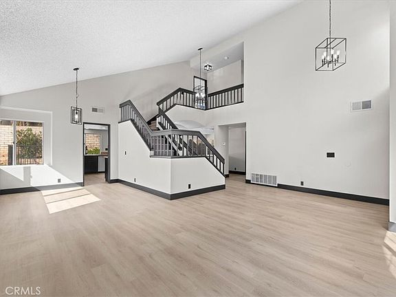 5th image of 120 Sandpoint Ln