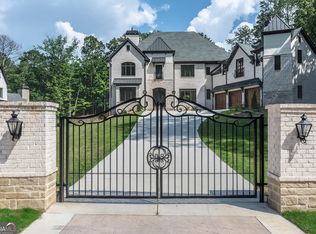 10745 Shallowford Rd, Roswell, GA 30075