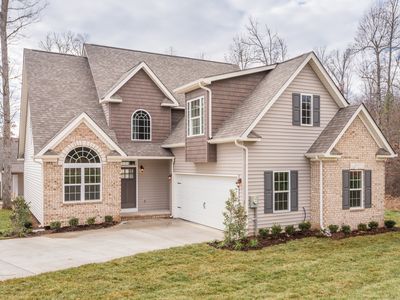 887 Oak Hills Dr, Lenoir City, TN, 37771