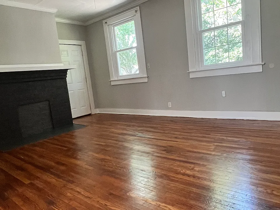 677 Seabury Ave