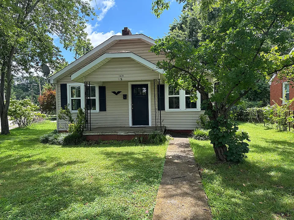 1418 Douglas Ave