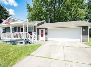 611 Geneva Ave, Struthers, OH 44471