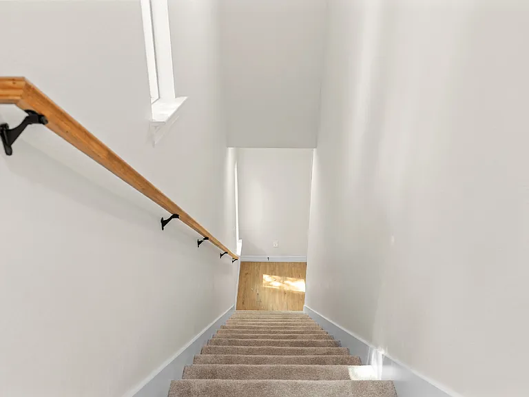 209 S 18th St #A — Photo 13