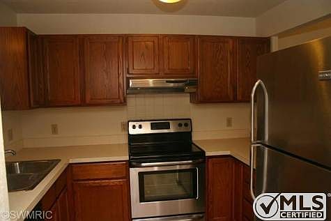 1st image of 228 Wall St #2