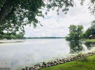 802 N Shore Dr, Waverly, MN 55390