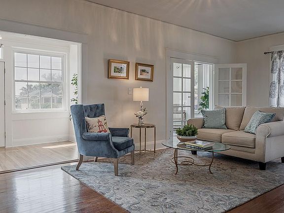 5th image of 407 W Park Ave
