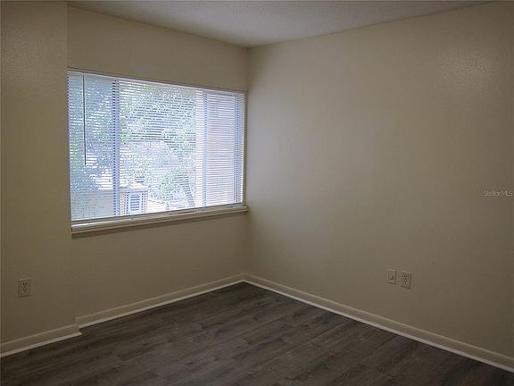 5th image of 300 NW 20th Ave #6