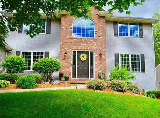 2434 Shady Oak Dr, Green Bay, WI 54304