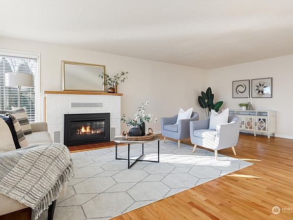 5th image of 542 SE 5th Avenue