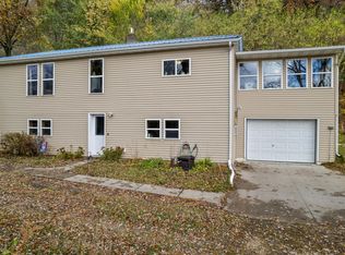 W540 State Road 35, Fountain City, WI 54629