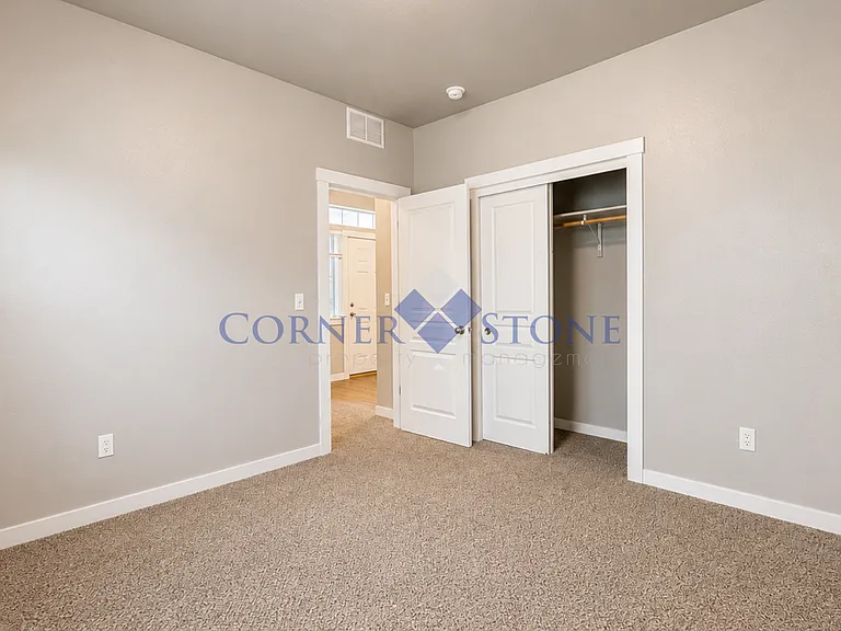 4676 W Silver Riv — Photo 9