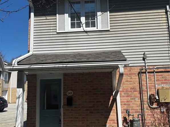 2110 Cleaver Ave #242, Burlington, ON L7M 3Z4