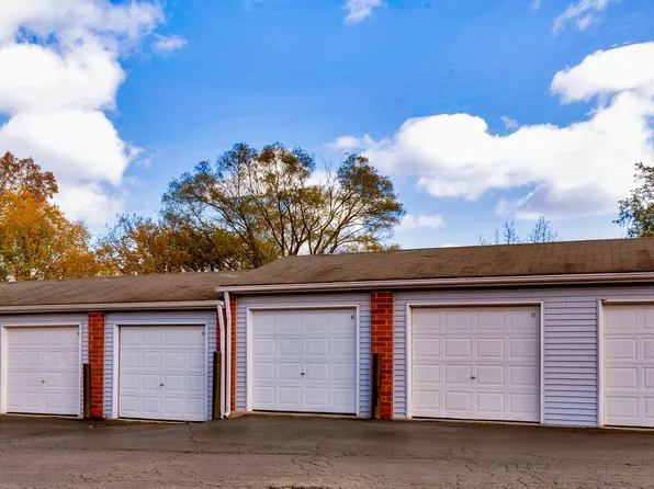 Lillian Street, 4108 W Lillian St #4025-H, McHenry, IL 60050