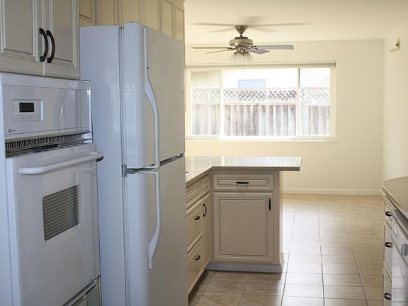 3rd image of 1472 Floyd Ave