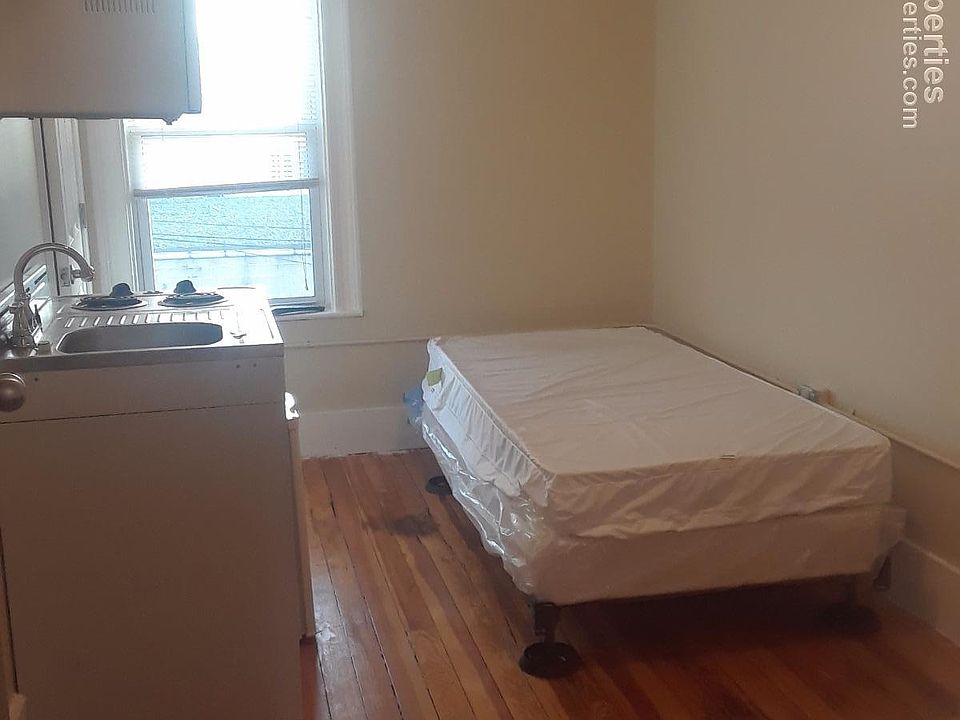 2nd image of 59 Chelsea St APT 22