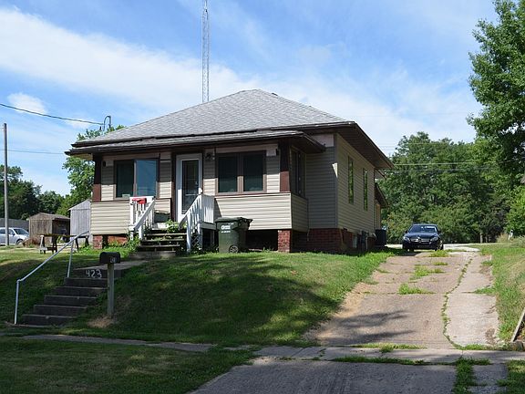 2nd image of 423 N 4th St