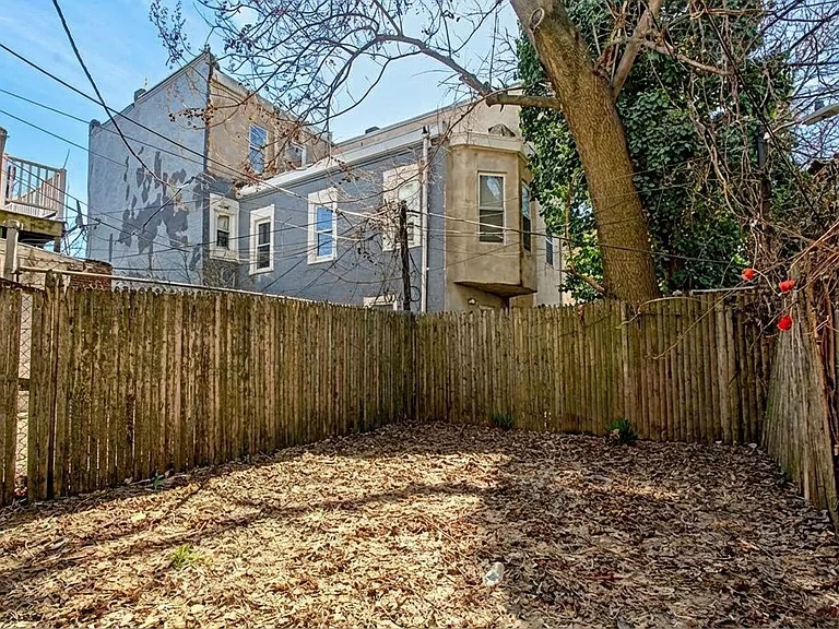 1806 W Diamond St — Photo 15