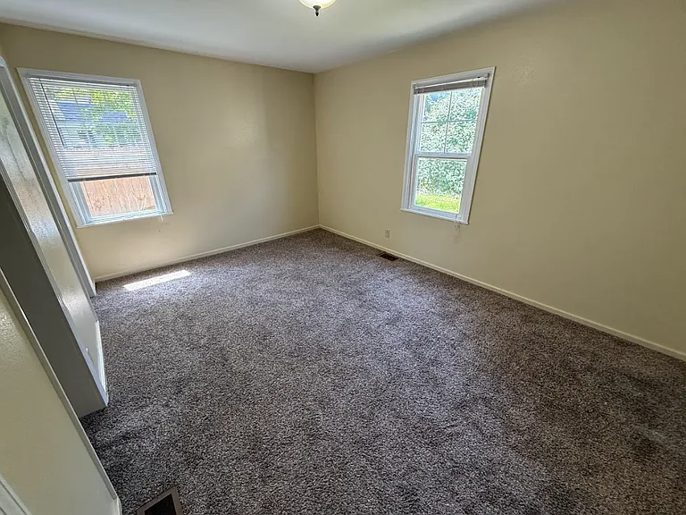 515 N Meridian St — Photo 4