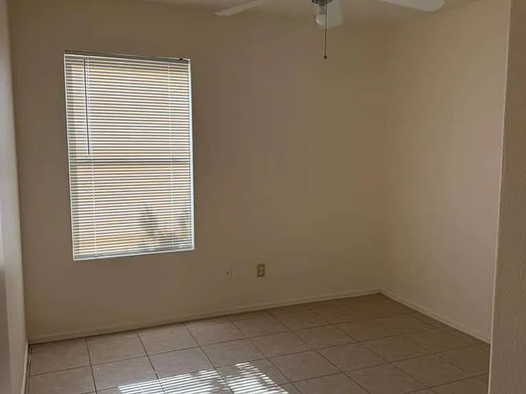 1181 W Chicago St — Photo 25
