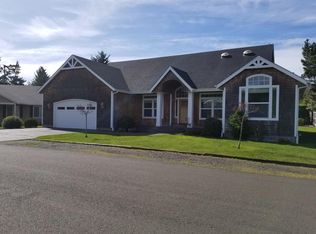 667 Creekside Dr, Gearhart, OR 97138