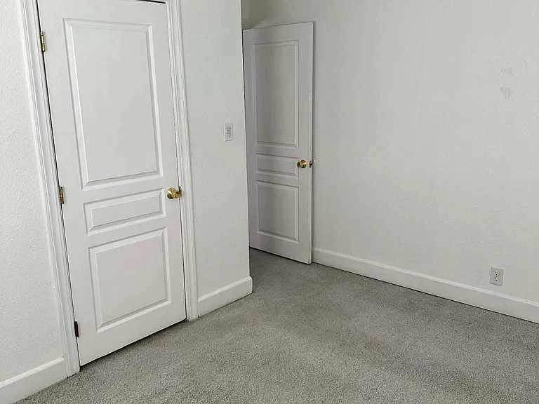 1624 Catalpa St — Photo 3