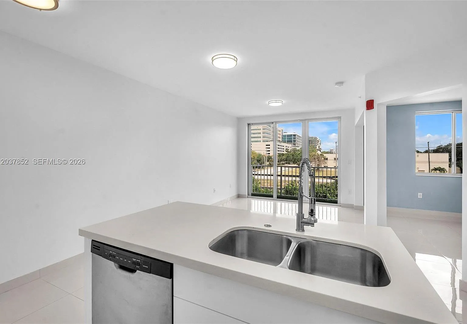 Weitzer Aventura Place Co — Photo 2