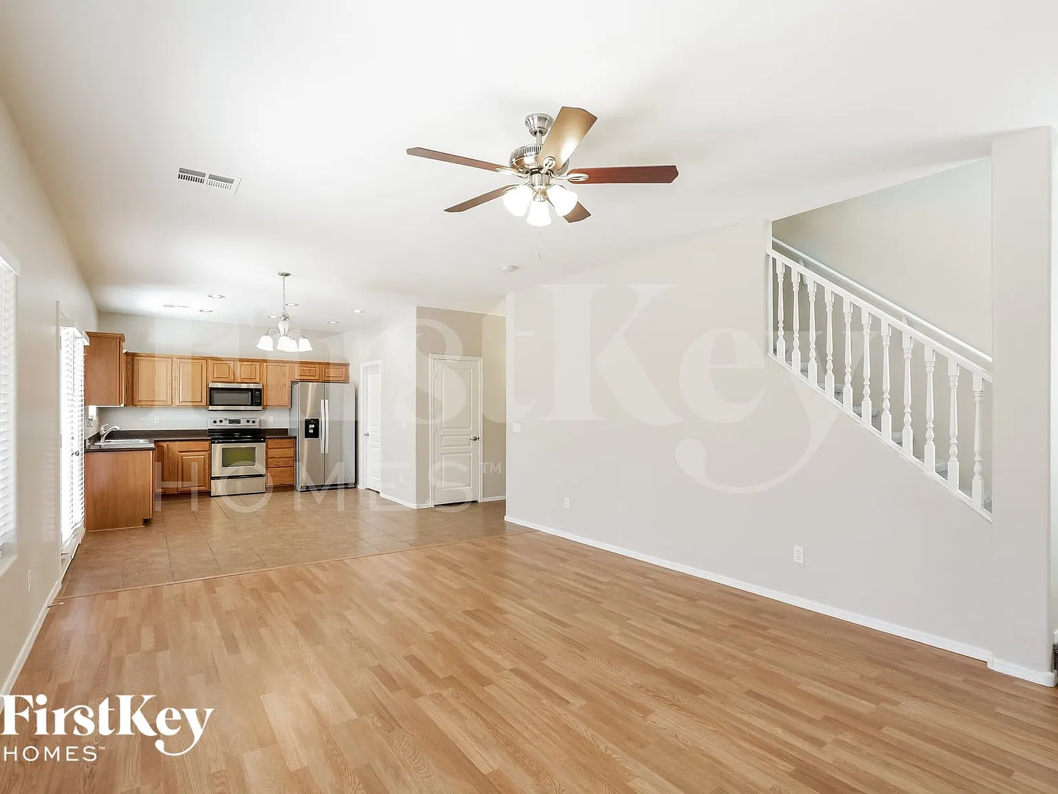 4 bed, 2.5 bath, 2441 sqft, $2,340 — Photo 4