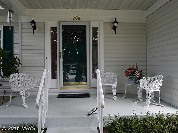 4th image of 1208 Constantine Ct