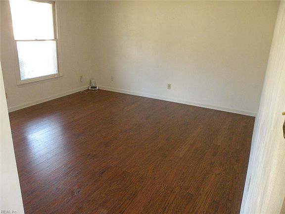 3rd image of 1314 Lawson Cir