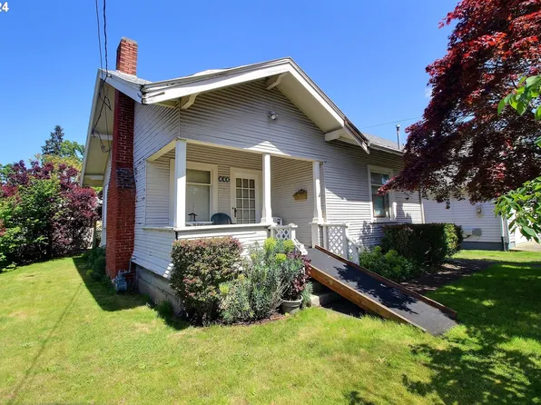 634 E Dartmouth St, Gladstone, OR 97027