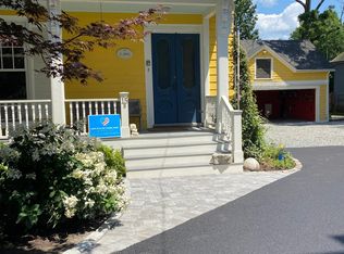 15 Orchard St #A, Newton, MA 02458