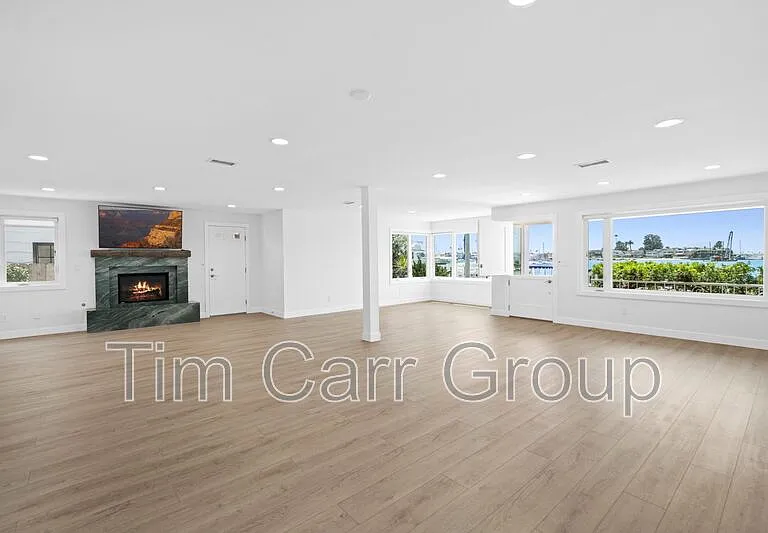 112 S Bayfront — Photo 4
