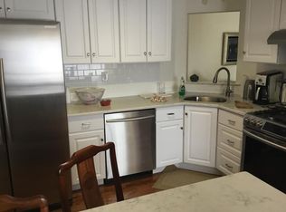 37 Farnham Sq #1, Parlin, NJ 08859