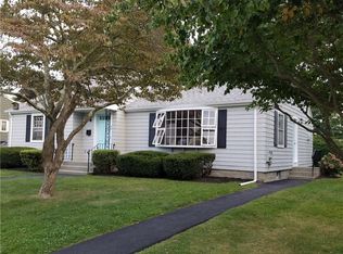 54 Greylock Rd, Bristol, RI 02809