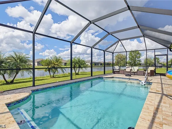 3190 Estancia Ln, Cape Coral, FL 33909