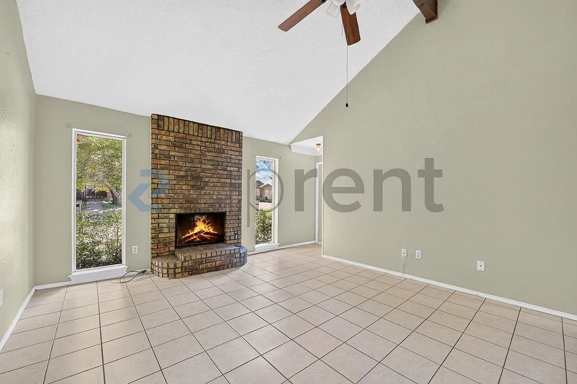 2 bed, 1.5 bath, 1103 sqft, $1,450 — Photo 4