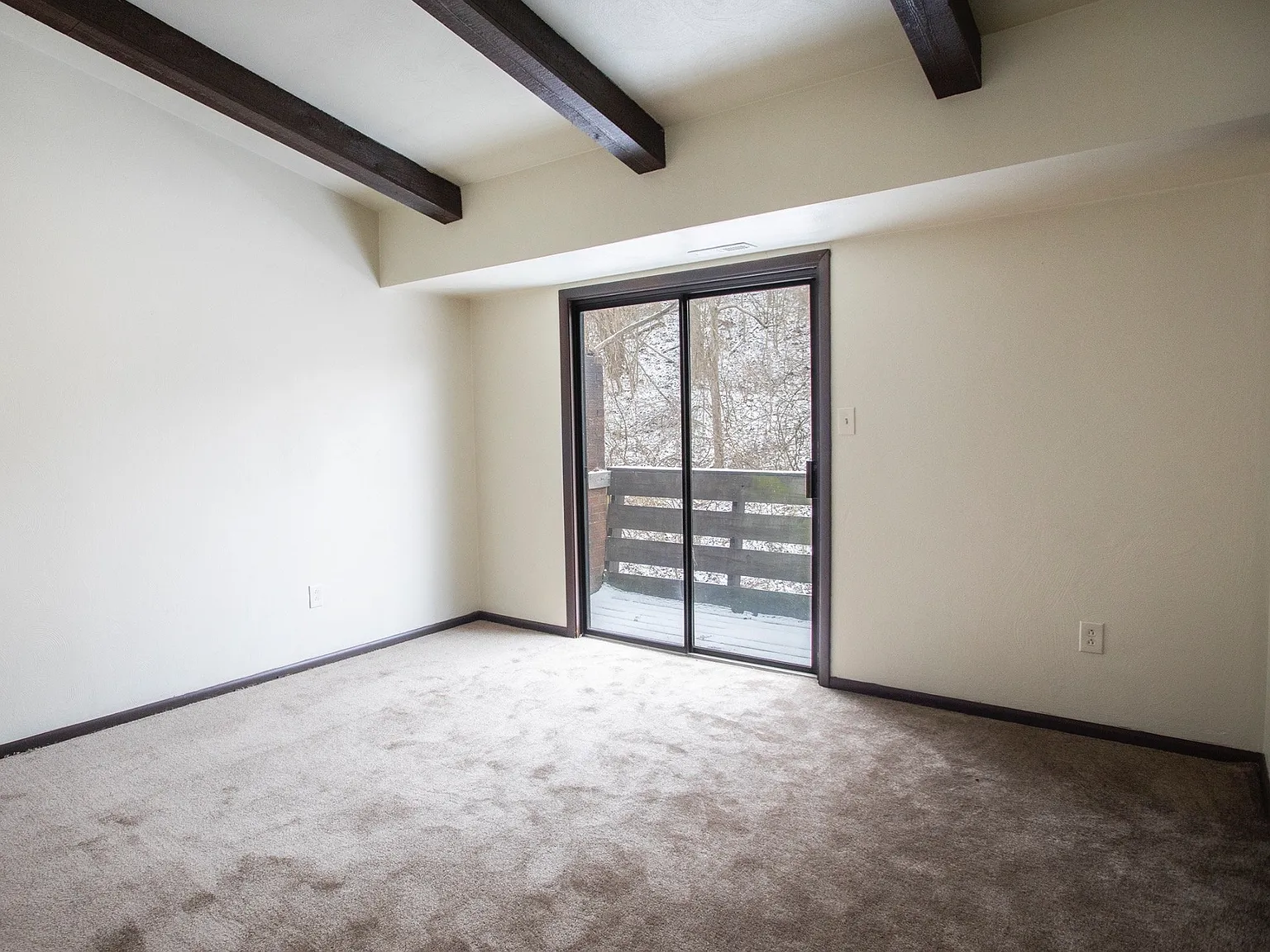 Center Grove Apartments — Photo 4