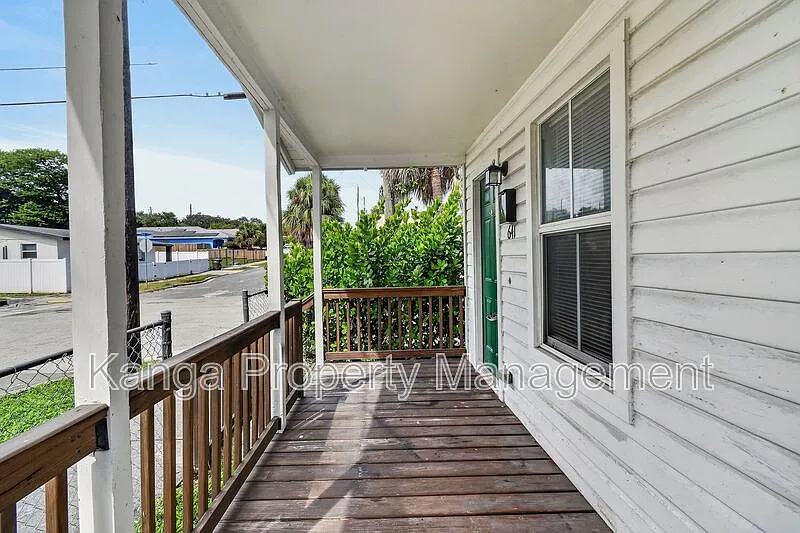 2 bed, 1.0 bath, $1,600 — Photo 4
