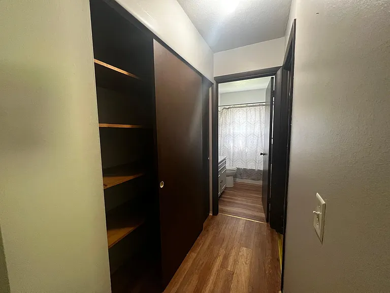 215 N 2nd St #B — Photo 6
