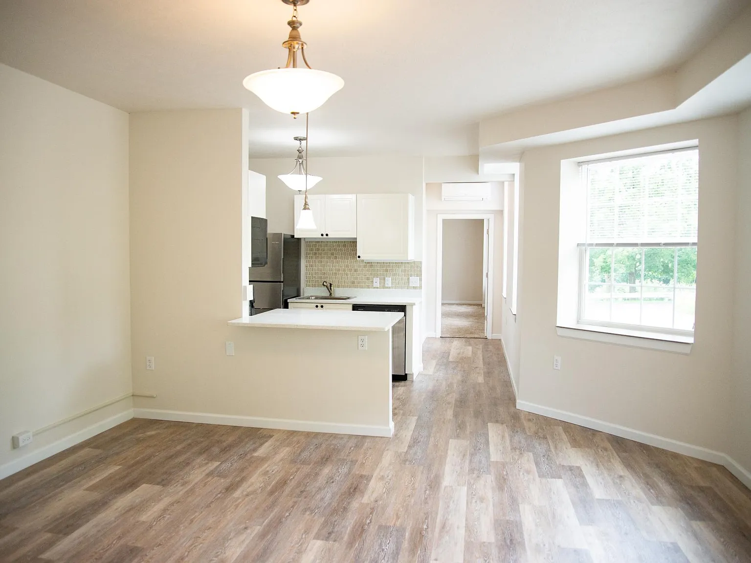 302 Barr St — Photo 3