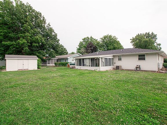 2nd image of 2404 Essex Ave