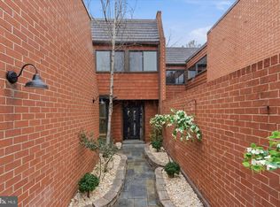 14 Malibu Ct, Towson, MD 21204