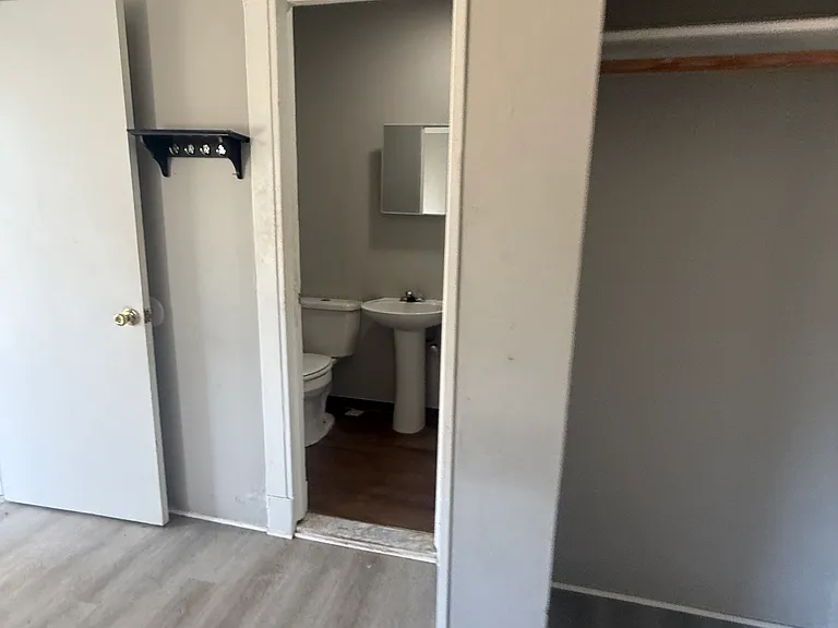 17 Davis St #2R — Photo 18
