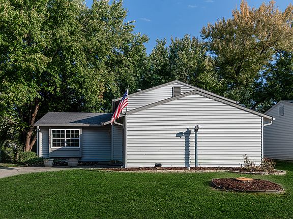 3rd image of 3718 Pleasant Lake Dr