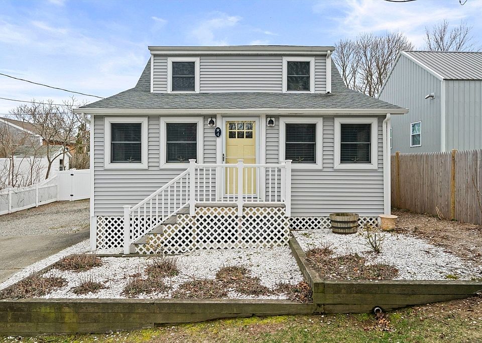 1st image of 4 Fremont Rd