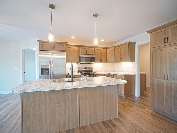 4th image of 540 N Eastfield Cir